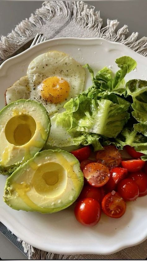 Healthy Lunch Snacks, Healthy Food Menu, Healthy Food Inspiration, Healthy Food Dishes, Healthy Lifestyle Food, Healthy Food Motivation, Healthy Meal Prep, Food Obsession, Healthy Snacks Recipes