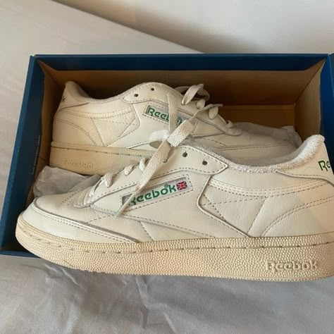 Women Reebox Club C Rebook Shoes Women, Rebock Shoe, Reebok Shoes Outfit, Rebook Shoes, Reebok Shoes Women, Club C 85 Vintage, Club C 85, Reebok Sneakers, Vintage Sneakers