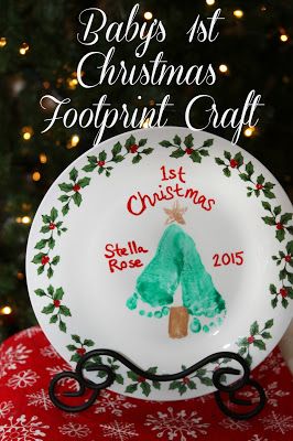 DIY Baby's First Christmas Footprint Plate - easy craft for kids of all ages! First Christmas Plate Baby, Personalized Ceramics, Footprint Plate, Mistletoe Craft, Christmas Footprint Crafts, Christmas Footprint, Baby Christmas Crafts, Easy Craft For Kids, Christmas Preschool