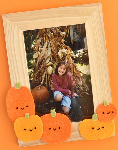 Pumpkin Patch Picture Frame | Handmade Charlotte Fall Picture Frame, Pumpkin Patch Pictures, Pumpkin Uses, Ghost Diy, Pumpkin Template, Felt Pumpkins, Bubble Painting, Handmade Charlotte, Pumpkin Spice Season