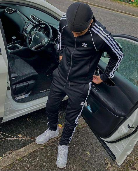 Adidas Suit Men, Adidas Sst Drip, Adidas Sst Outfit, Adidas Outfit Men Style, Adidas Pants Outfit Men, Adidas Sst Tracksuit, Men Tracksuit Outfit, Adidas Tracksuit Mens, Black Adidas Tracksuit