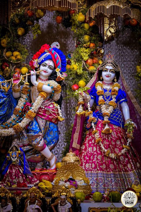 Radha Krishna Art Beautiful, Danish Image, Iskcon Krishna, Radhe Krishna Wallpapers, Cartoon Love Photo, Lord Photo, Lord Krishna Hd Wallpaper, Goddess Artwork, Radha Krishna Pictures