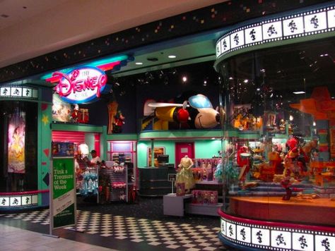 You've for sure been in the Disney Store at least once, even if you didn't buy anything. It was magical just BEING there. Disney Stores, Dead Malls, Vintage Mall, Childhood Memories 90s, Old Commercials, Childhood Memories 2000, 2000s Nostalgia, 90s Childhood, Old Disney