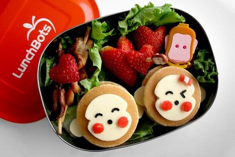 Cute and tasty. Pancake Bento, Kotak Bento, Cute Bento Boxes, Kawaii Bento, Cute Bento, Food Shapes, Whats For Lunch, Bento Box Lunch, Bento Lunch