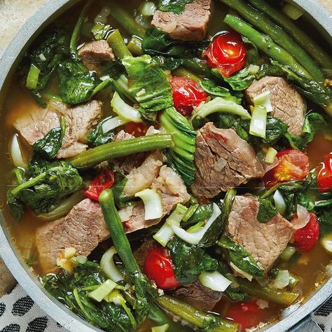 Mum's Philippine Beef Sinigang from Good + Simple by Jasmine and Melissa Hemsley. This Philippine fragrant soup is a great way to use beef. Fresh but hearty, this Sinigang is the perfect, easy introduction to Asian cooking and is quick enough for a midweek meal. Sinigang Recipe Beef, Asian Plates, Filipino Meals, Pilipino Recipe, Sinigang Recipe, Soup Comfort, Melissa Hemsley, Ramadan Recipe, Philippines Recipes