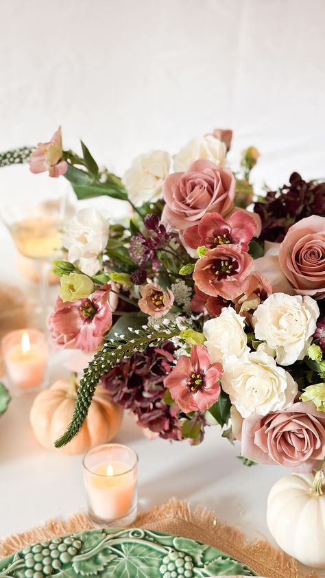 Luxury Wedding + Event Design Floral Studio | Helpful tip to hide your floral mechanics! 💐When working with shallow vases, don’t overthink how to add the chicken wire, just bend it in... | Instagram Moody Thanksgiving, Thanksgiving Centerpieces Table, Flower Arranging Class, Floral Mechanics, Boho Centerpiece, Classic Thanksgiving, Flower Truck, Fall Arrangements, Flower Bar