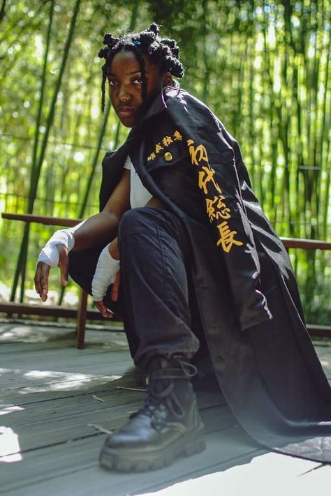 Black Character Cosplay, Black Male Cosplay, Tokyo Revengers Cosplay, Black Cosplay, Naruto Cosplay Black Women, Black Cosplayers Anime, Black Harajuku Style Cosplay Costume, Black Cosplayers, Anime Cosplay Ideas