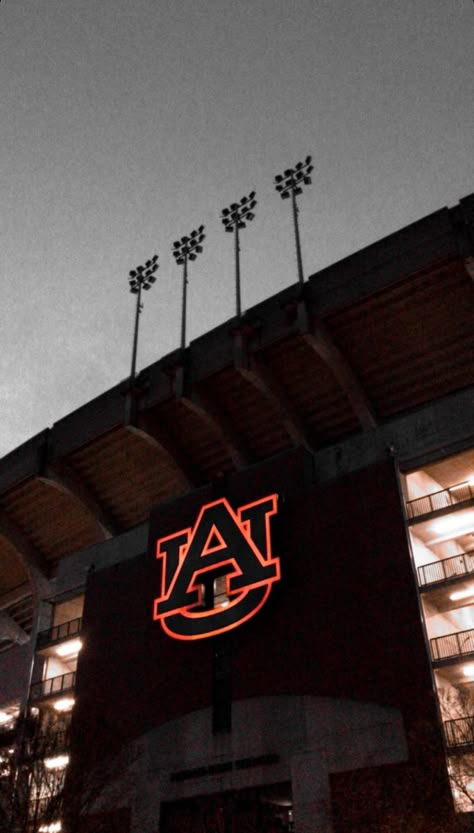 Auburn University Wallpaper, Auburn Football Wallpaper, Auburn Backgrounds, Auburn Volleyball, Auburn University Aesthetic, Auburn Pictures, Auburn Wallpaper, Auburn University Campus, Tiger Wallpaper Iphone