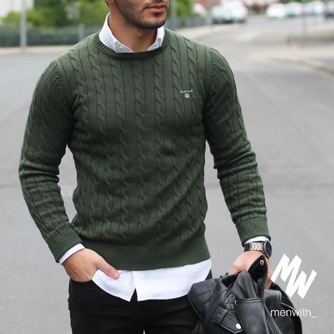 Green Sweater Outfit Men, Olive Sweater Outfit, Sweater Outfit Men, Green Sweater Outfit, Sweater Outfits Men, Mens Smart Casual Outfits, Smart Casual Menswear, Polo Outfit, Olive Sweater