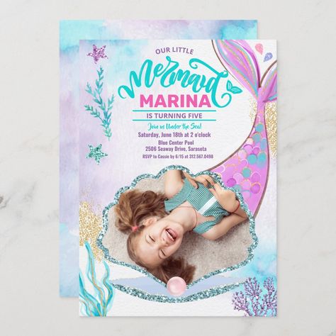 Mermaid Invitation Card, Mermaid 1st Birthday, Pool Birthday Invitations, Mermaid Pool Parties, Mermaid Birthday Party Invitations, Birthday Party Snacks, Summer Party Invitations, Under The Sea Birthday, Mermaid Invitations