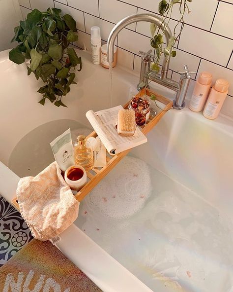 Aesthetic Bubble Bath, Bubble Bath Aesthetic, Self Care Bath, Lemon Bathroom, Temple Spa, Bath Benefits, Bath Rack, Bath Aesthetic, Bath Soaks