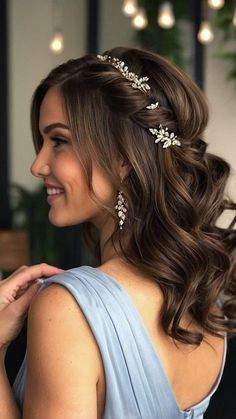 Bridal Look Hairstyles, Curly Wedding Hair Medium Length, Simple Wedding Hair For Medium Length, Simple Half Up Half Down Wedding Hair Medium Length, Engagement Hairstyles Medium Hair, Hair Styles For Wedding Medium Length, Brunette Bridesmaid Hair Half Up, Cute Hairstyles For Medium Hair For Weddings, Hairstyle Bridesmaid Half Up