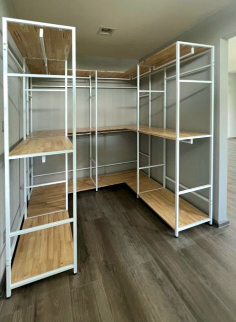 Closet Industrial, Steel Furniture Design, Closet Design Layout, Industrial Design Furniture, Closet Remodel, Closet Wardrobe, Clothes Rail, Walk In Wardrobe, Clothes Rack