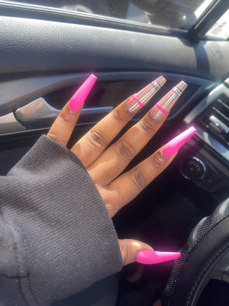 Pink Boujee Nails, Pink Burberry Nails, Boujee Nails Acrylic Long, Pink Plaid Nails, Boujee Nails Designs, Burberry Nails, Magenta Nails, Boujee Nails, Birthday Behavior