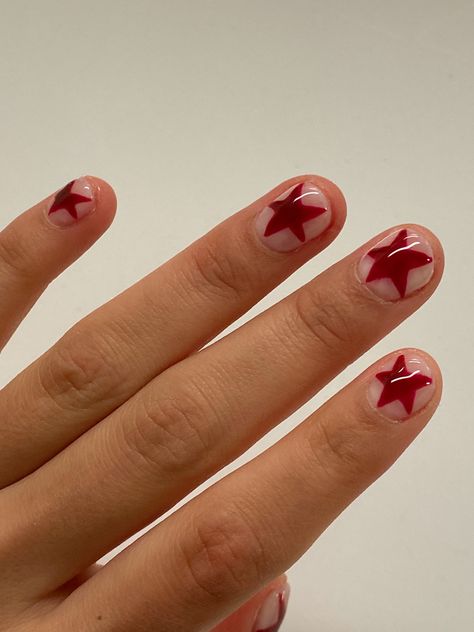 Star Manicure Ideas, Star Nails Sticker, Star Nails Natural, Vintage Star Nails, Short Summer Nails Aesthetic, Stars On Short Nails, Short Mail Inspired, Short Gel Nails Stars, Nail Design On Short Natural Nails