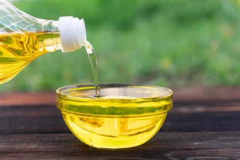 And can you use them interchangeably? Vegetable Oil Substitute, Types Of Cooking Oil, Oil Image, Olive Oil Benefits, Flexitarian Recipes, Different Types Of Vegetables, Kinds Of Vegetables, Oil Remedies, Seed Oils