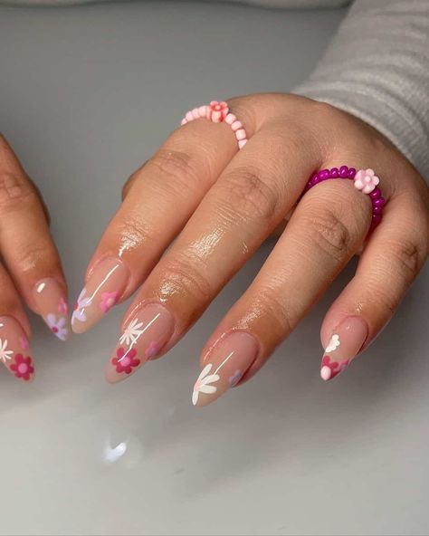 55 Trending Summer Nails to Inspire You Summer Nails Almond, Nails Art Designs, Spring Acrylic Nails, Easter Nails, Pretty Acrylic Nails, Floral Nails, Short Acrylic Nails, Best Acrylic Nails, Long Acrylic Nails