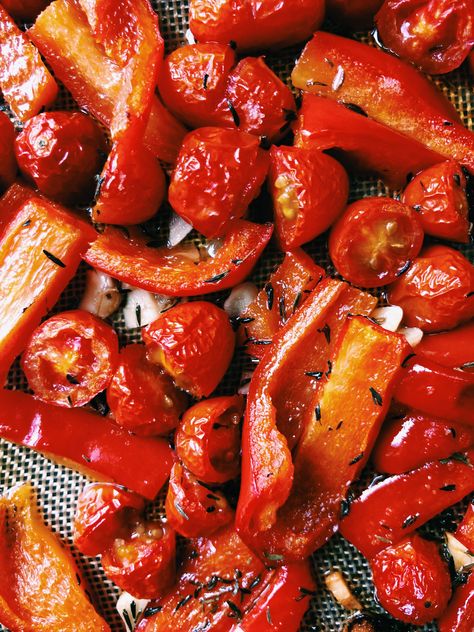 Pepper And Tomato Sauce, Tomato And Red Pepper Sauce, Red Pepper Breakfast, Tomato Pepper Sauce, Roasted Tomato And Pepper Sauce, Red Pepper Tomato Sauce, Roasted Red Pepper Tomato Sauce, Roasted Tomato And Red Pepper Sauce, Tomato And Pepper Recipes