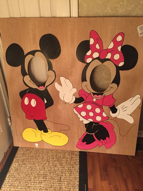 Mickey and Minnie Face in hole! #handmade #Laneyturns1 #minniemouseparty Minnie Mouse Cutouts, Twins Mickey And Minnie 1st Birthday, Mickey Mouse Birthday Party Games, Minnie And Mickey Party, Mini And Mickey Birthday Party, Mickey Mouse Birthday Decorations Diy, Twoodles Birthday Party, Minnie Mouse Crafts, Minnie And Mickey Birthday Party