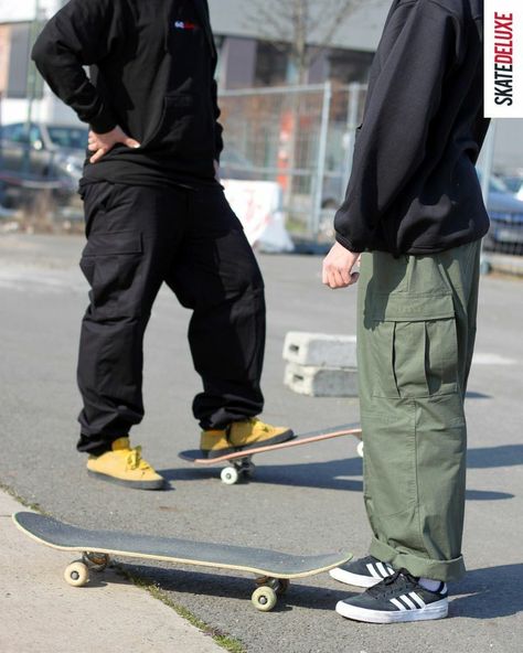 Carhartt Skate Outfit, Cargo Pants Outfit Men Streetwear, Skate Outfit Men, Outfit With Cargo Pants, Skate Outfits, Skater Style Men, Skater Boy Outfits, Japanese Street Fashion Men, Skateboard Pants