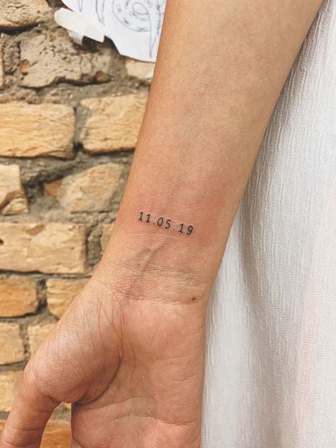 Birthday Date Tattoos, Wedding Date Tattoos, Birthdate Tattoo, Couple Tattoos Unique, Date Tattoos, Muster Tattoos, Inspiration Tattoos, B Tattoo, Classy Tattoos