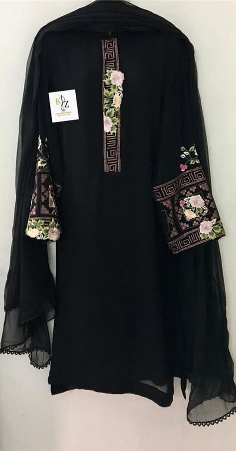 Quilts Designs, Black And Red Suit, Embroidery On Black, Silk Kurti Designs, Embroidery Fashion Detail, Cord Dress, Silk Kurti, Fancy Kurti, Latest Dresses