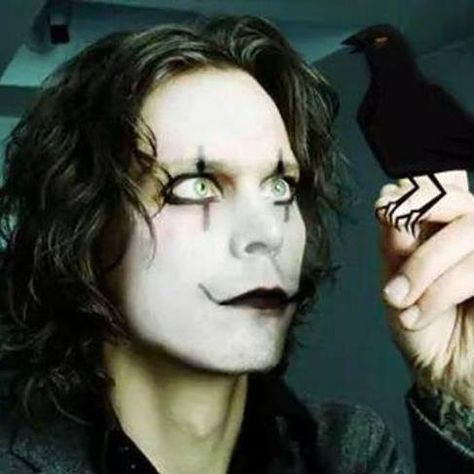 ville valo that's just not fair mixing to of my fave things....*Dies* Vile Valo 90s, Ville Valo Icon, Ville Valo 90s, Ville Valo 2016, Vile Valo, Crow Costume, Goth Bands, Not Fair, Ville Valo