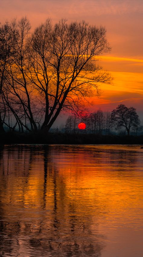 Sunset on the Wieprz river in Bykowszczyzna, eastern Poland • photo: Piotr Fil on Flickr Amazing Sunsets, Beautiful Sunrise, Landscape Ideas, Beautiful Sky, Beautiful Sunset, Beautiful Photography, Amazing Nature, Nature Pictures, Sunrise Sunset