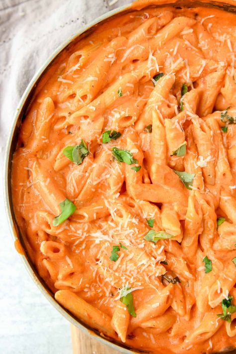 Penne Vodka - A Seasoned Greeting Penne Vodka Sauce Recipe, Vodka Penne Pasta Recipe, Blush Sauce Recipe, Penne A La Vodka Recipe, Penne Vodka Recipe, Vodka Sauce Pasta Recipe, Alla Vodka Sauce, Vodka Penne Pasta, Vodka Penne