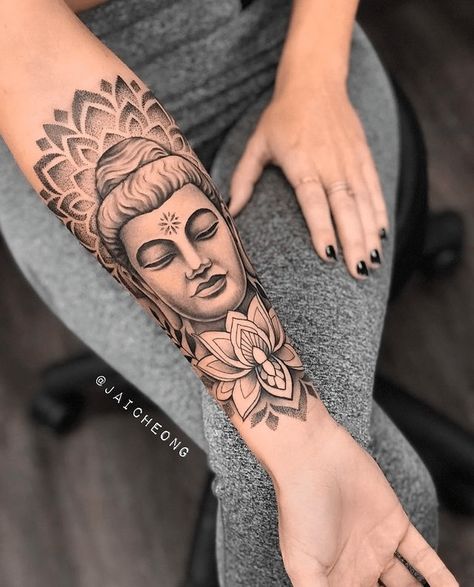 Protection Tattoo Ideas, Buda Tattoo, Buddha Tattoo Sleeve, Tattoo Frau, Protection Tattoo, Buddhist Tattoo, Chakra Tattoo, Buddha Tattoo Design, Buddha Tattoos