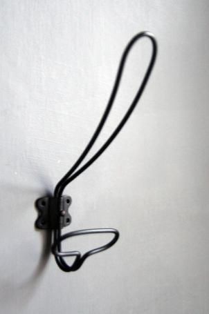 Vintage Style Metal Coat Hook: Remodelista Lo quiero para la entrada de la playa!! Black Coat Hooks, Vintage Coat Hooks, Rockett St George, Metal Working Projects, Wire Hangers, Coat Racks, Coat Hooks, Metal Hooks, Vintage Coat