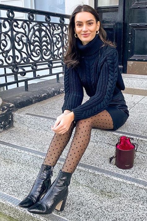 Chunky Heel Ankle Boots Outfit, Heel Ankle Boots Outfit, Heeled Ankle Boots Outfit, Outfit With Turtleneck, Short Boots Outfit, Chunky Heels Outfit, Black Ankle Boots Outfit, Sock Boots Outfit, Heels Boots Outfit