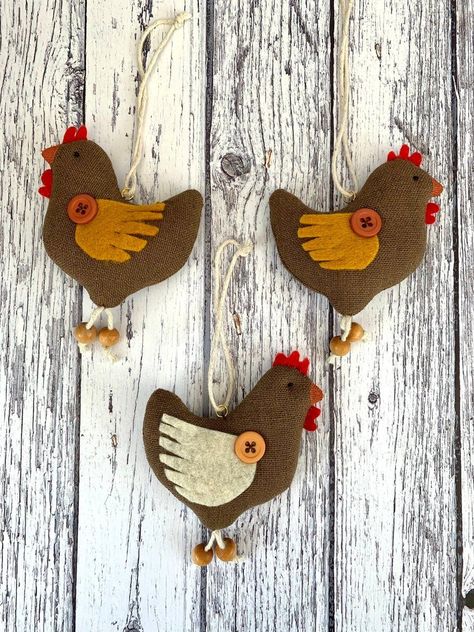 Chicken Decorations Chicken Decorations, Chicken Crafts, Twig Tree, Felt Crafts Patterns, Farm Crafts, Chicken Decor, Chicken Art, Felt Birds, French Knots