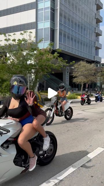 South Florida All Female Moto Events on Instagram: "Ladies on bikes as far as the eye can see. 😍 #ride #motorcycle 🎥 @robynstunts" Motorcycle Women Riders, Ratrod Bicycle, Female Bikers, Russian Motorcycle, Motorcycle Momma, Women Riding Motorcycles, Harley Women, Broward County Florida, Ride Motorcycle