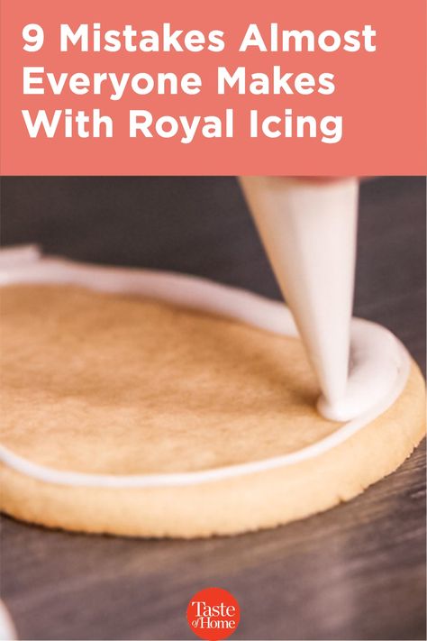 Royal Icing Christmas Cookies, Royal Icing Cookies Recipe, Sugar Cookie Icing Recipe, Easy Royal Icing Recipe, Cookie Decorating Icing, Cookie Icing Recipe, Flooding Cookies, Royal Iced Cookies, Sugar Cookie Royal Icing