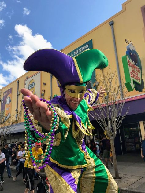 2023 Mardi Gras Celebration at Universal - Marvelous Mouse Travels Mardi Gras Makeup, Nouvelle Orleans, Mardi Gras Outfits, Ash Wednesday, Orlando Vacation, Universal Studios Orlando, Fat Tuesday, Universal Orlando, April 16