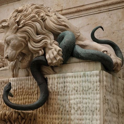 Grenoble France, Lion Statue, Human Dna, Snake Art, Cersei Lannister, Tyrion Lannister, Aesthetic Green, Black Wallpaper Iphone, Stone Sculpture