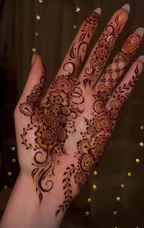 Front Hand Mendhi Designs Unique, Left Hand Front Side Mehndi Design, Inside Hand Henna Design, Henna For Palm, Front Henna Designs, Full Henna Designs, Mehndi Palm Designs, Henna Tattoo Designs Palm, Inside Hand Mehndi Designs