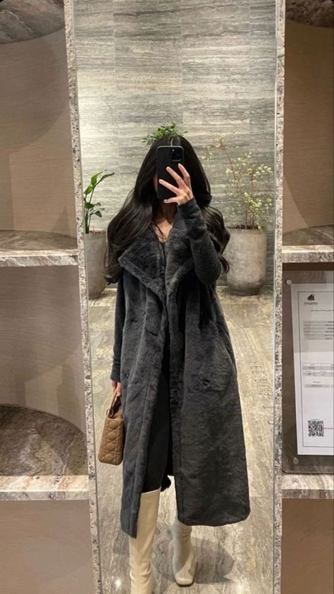 Cold Outfits, Looks Party, Abayas Fashion, Mode Inspiration, Winter Fashion Outfits, Winter Looks, Elegant Outfit, Classy Outfits, Aesthetic Clothes