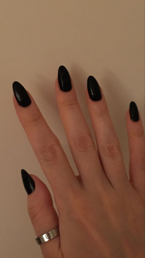 Rounded Acrylic Nails, Black Almond Nails, Black Coffin Nails, Black Acrylic Nails, Classy Acrylic Nails, Almond Acrylic Nails, Soft Nails, Oval Nails, Prom Nails