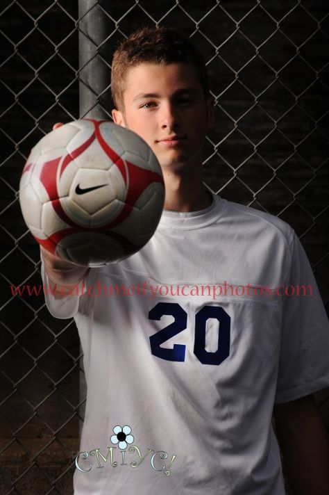 Poster For Boyfriend, Soccer Photoshoot, Football Branding, Soccer Photography Poses, Soccer Senior Pictures, Soccer Photo, Soccer Poses, Soccer Pics, Soccer Decor