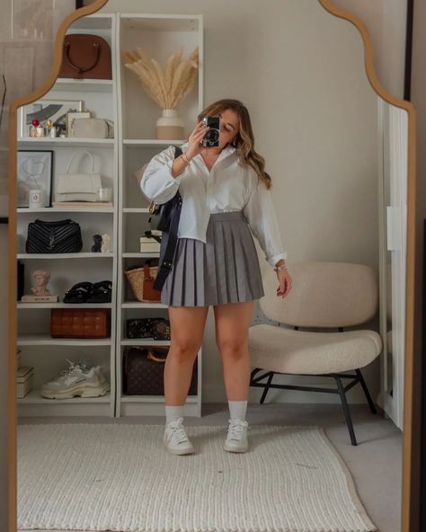 Feminine Aesthetic Plus Size, Soft Girl Aesthetic Outfit Plus Size, Outfit Curvy Elegante, Mid Size Girl Outfits, Fat Outfits, Petite Plus Size Fashion, Plus Size Outfits Aesthetic, Plus Size Ootd, Veja Trainers