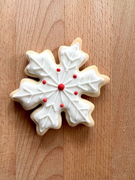 Christmas Snowflake Cookies With Royal Icing, Fresh Baked and Hand Decorated Cookies. Winter Gift Cookies - Etsy Star Snowflake Cookies, Decorating Snowflake Cookies, Decorated Snowflake Cookies, Snowflake Cookies Royal Icing, Royal Icing Cookies Christmas, Snowflake Cookies Decorated, Christmas Snowflake Cookies, Winter Cookies Decorated, Snowflake Cookies Decorating