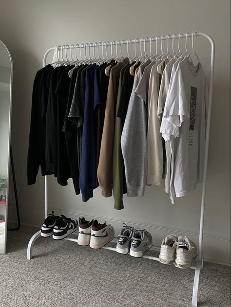 Bedroom Shoe Rack Ideas, Hanger Rack Aesthetic, Clothing Rail Aesthetic, Clothing Rack In Room, Clothing Rack Room, Aesthetic Clothes Rack, Clothes On Rack, Clothes Hanging Ideas, Clothing Rack Ideas