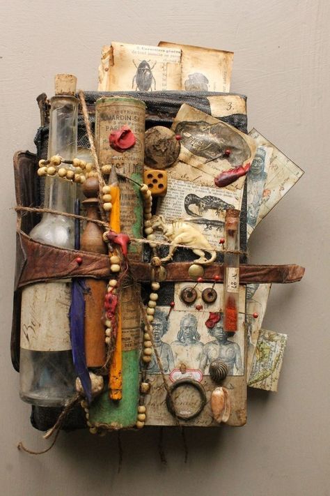 Art Assemblage, Goblin Core, Found Object Art, Junk Art, Arte Inspo, Assemblage Art, Red Dead, Handmade Books, 판타지 아트