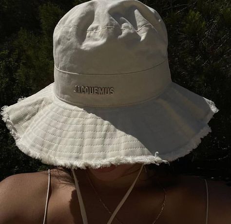 Soul Aesthetics, Jacquemus Hat, Minimal Moodboard, Jean Short Outfits, Hat Aesthetic, Summer Outfits For Teens, Date Outfit Casual, Cute Hats, Girls Life