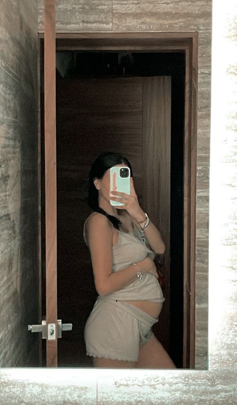 Pregnant Mirror Pic, Mirror Selfie Pregnant, Pregnant Mirror Selfie, Small Baby Bump, Pregnant With A Girl, Baby Bump Photos, Bump Photos, Mirror Selfie Poses, Mirror Photo