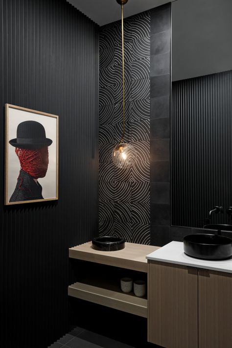 15 Elegant Modern Powder Room Designs That Will Surprise You Dark Powder Room Ideas, Small Powder Room Design, Powder Room Ideas Modern, Powder Room Inspiration, Modern Powder Room Design, Powder Room Modern, Powder Bathroom Ideas, Minimalist Powder Room, Black Powder Room