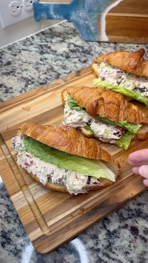 Greek Yogurt Chicken Salad, Chicken Salad Sandwich Recipe, Cranberry Chicken Salad, Easy Chicken Salad, Healthy Chicken Salad, Chicken Salad Sandwich, Summer Pasta Salad, Custom Keto Diet, Easy Salad Recipes