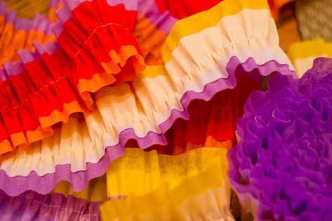 ruffled crepe paper...could be fun for a bulletin board border. Bulletin Borders, Diy Ruffle, Crepe Paper Streamers, Church Bulletin Boards, Bulletin Board Borders, Paper Streamers, Colorful Borders, Celebrating Life, Banners Buntings